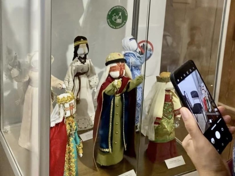 У Лаврі відкрилась виставка авторських ляльок, присвячених жінкам княжих родів