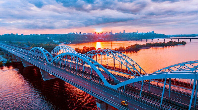 Дарницький міст зекономить автомобілістам Києва понад 250 млн грн на рік – експерти