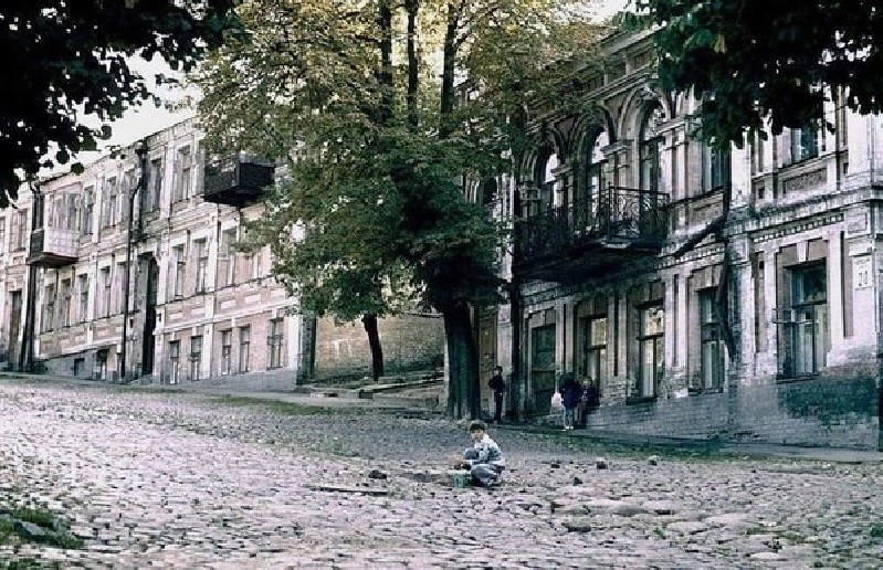 Який вигляд мала одна з найвідоміших та найстаріших вулиць Києва у 1978 році