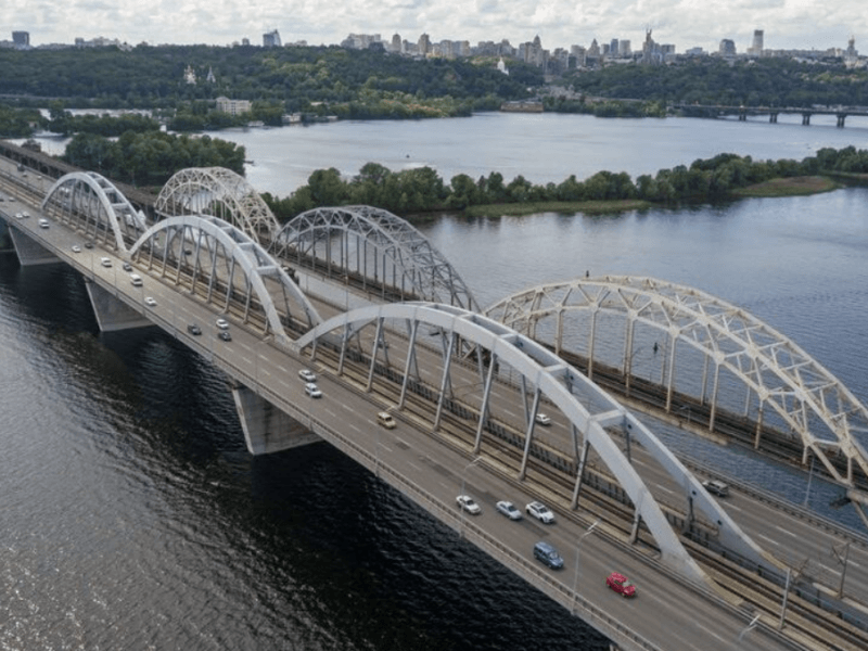 Немає тротуарів та велодоріжок: Кличко повідомив, що Дарницький міст все ще недобудований