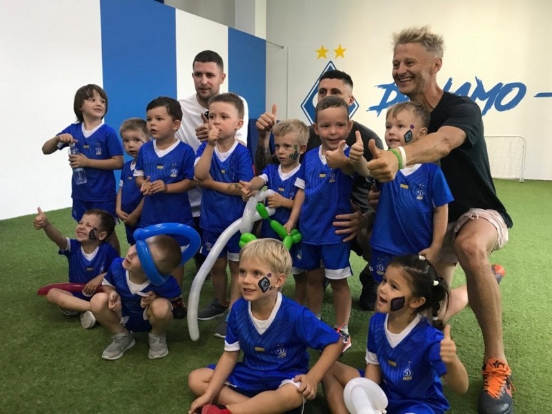 Клуб “Динамо” відкрив у Києві футбольну школу для дітей 2-7 років