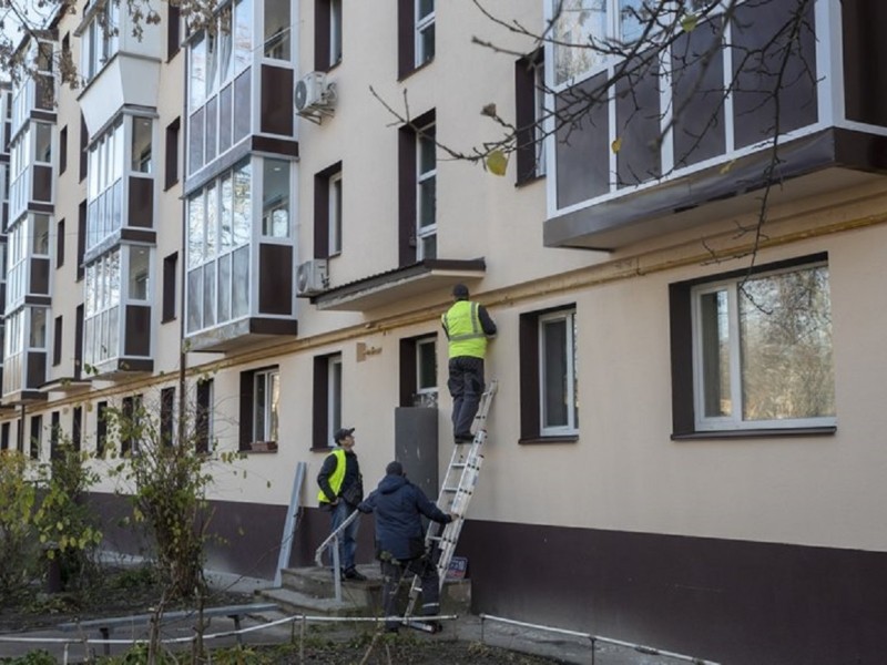 У суді вирішується спір щодо столичного забудовника, який відновлював понівечені обстрілами висотки