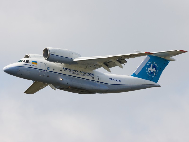 «Полярнику» Антонова – 40 років: на літаку Ан-74 встановлено 9 світових рекордів