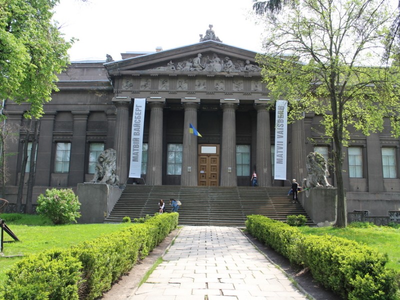 Національний художній музей у Києві відновлює роботу