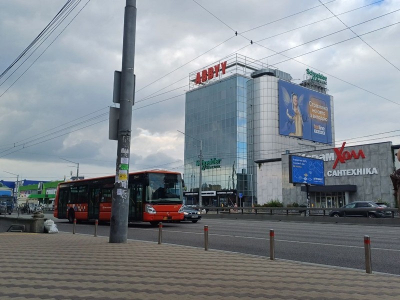 З прохолодою і комфортом: на вулицях столиці помітили перші автобуси з Братислави