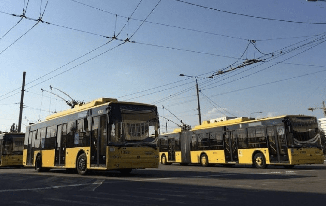 До уваги пасажирів: на Троєщині затримується рух тролейбусів