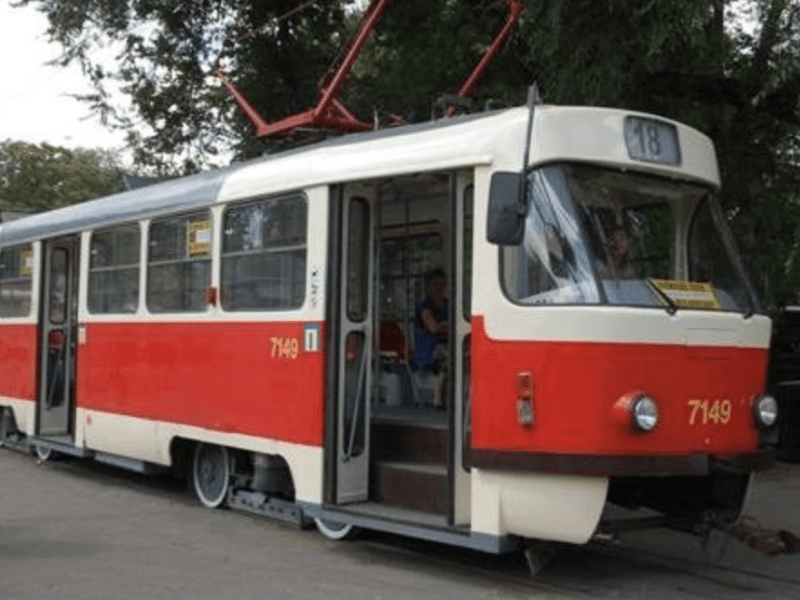 На Глибочицькій у Києві затримується рух трамваїв