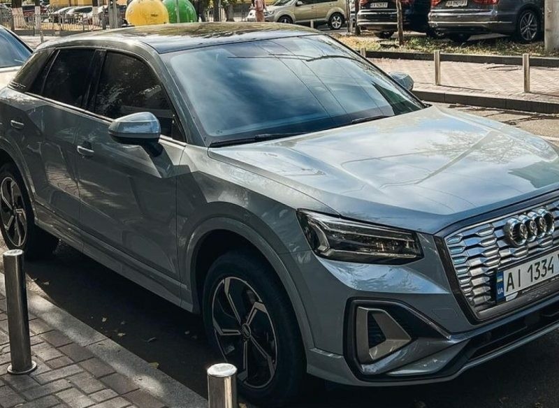 Електромобіль Audi Q2L e-tron помітили в Києві