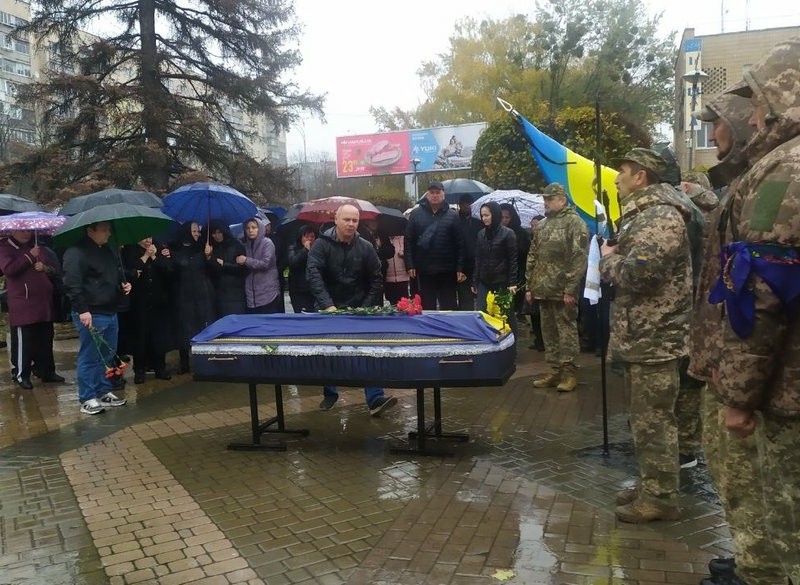 ДТП на блокпосту: на Київщині попрощалися із загиблим військовим