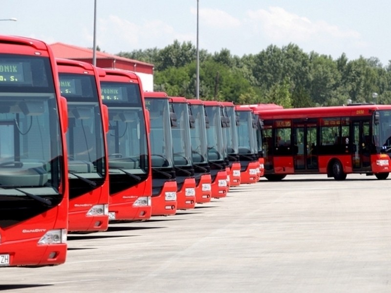 Допомога словацьких партнерів: Київ отримав 23 автобуси від Братислави