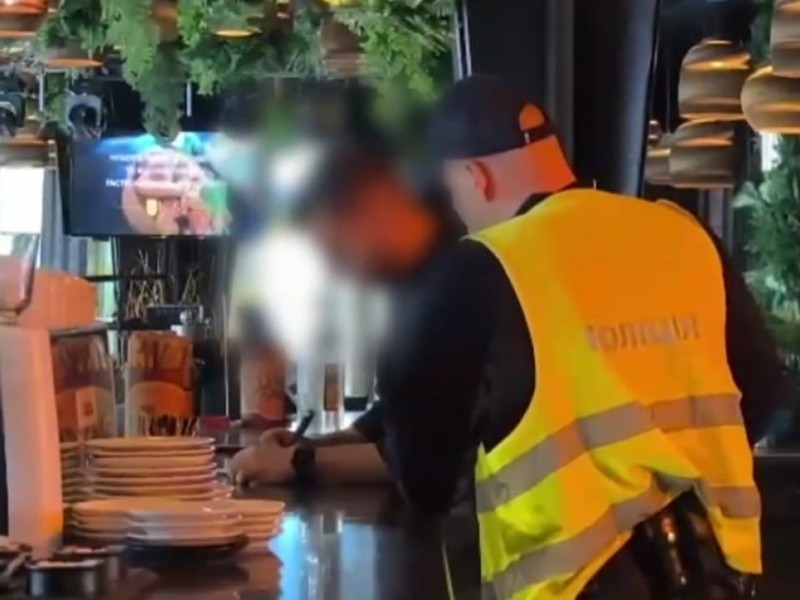 Уже не вперше: чи змотивує поліція ресторан на Печерську не працювати під час комендантської години