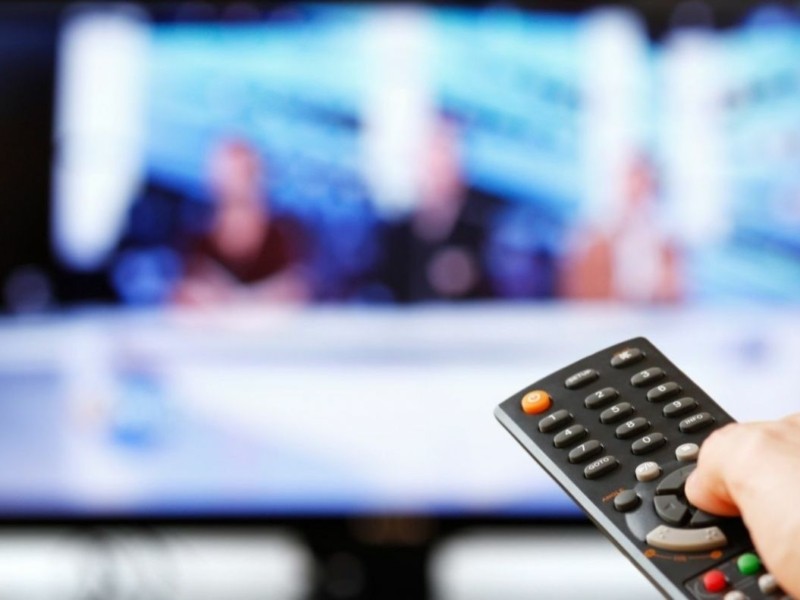 Українські телеканали закликали припинити трансляцію російською мовою