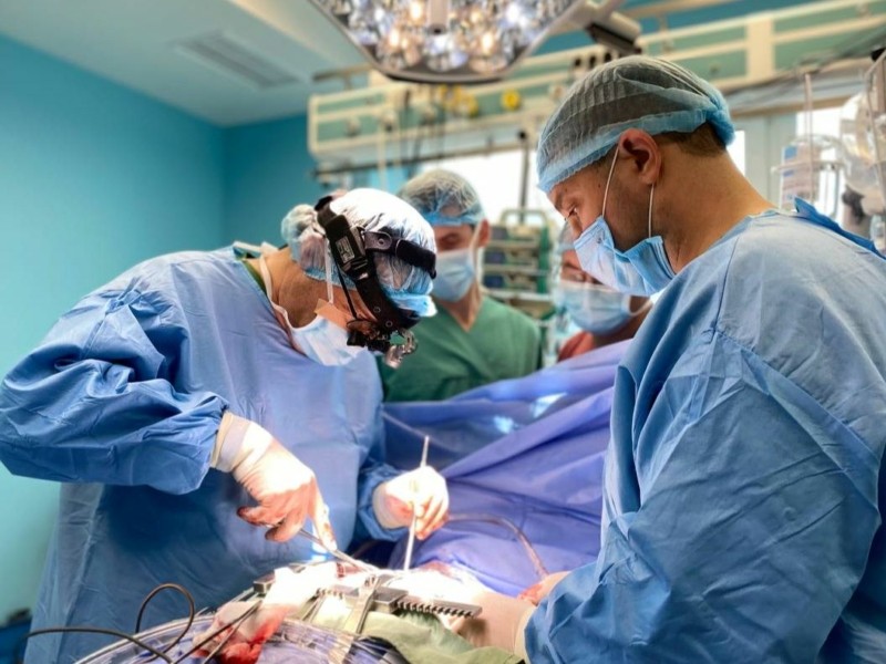 В Україні вперше одночасно пересадили легені та серце жінці з Київщини