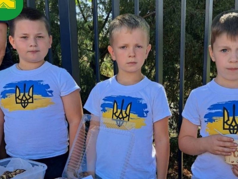 Учні з Київщини зібрали на смаколиках майже 30 тисяч для ЗСУ