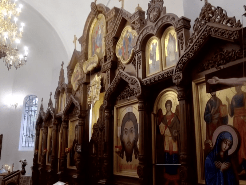Перша літургія українською пролунала у ворзельському храмі Петра і Павла