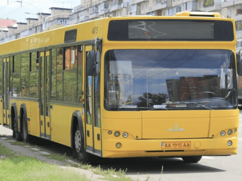 Стало відомо, як надовго змінили маршрут столичних автобусів № 28