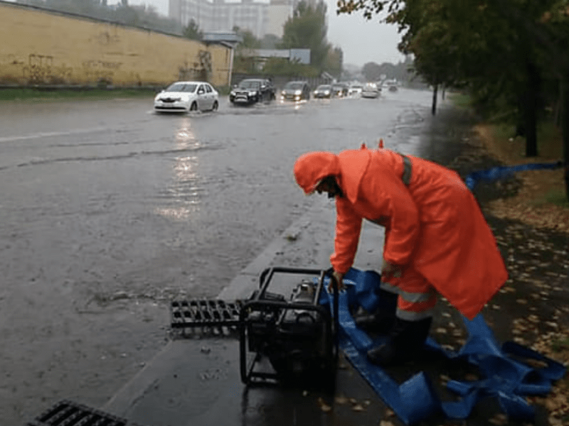 Київавтодорівці перейшли на посилене чергування у місцях можливих підтоплень