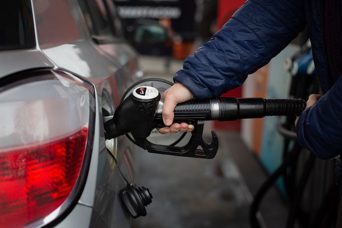 Коли чекати падіння цін на бензин та дизпаливо – позитивний прогноз від експерта