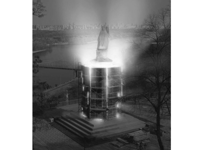 Впізнавані пам’ятники Києва стануть учасниками масштабного перформансу “Примарна поезія”