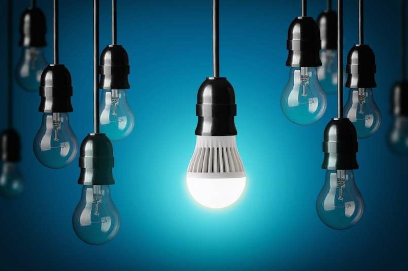 З 12 грудня мешканці Київщини зможуть обміняти ще 5 ламп на безкоштовні LED-лампи у відділеннях “Укрпошти”