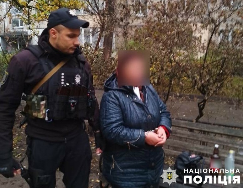 У Києві під час сімейної суперечки сталася різанина: теща вдарила ножем зятя