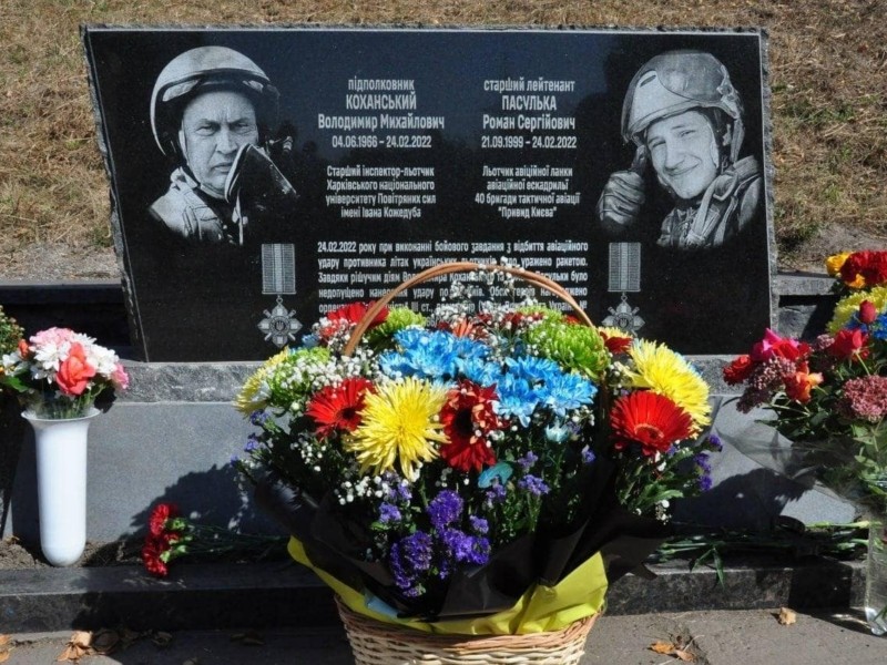Загинули в битві за Київ взимку та навесні 2022 року: “Привидам Києва” встановили пам’ятні меморіали