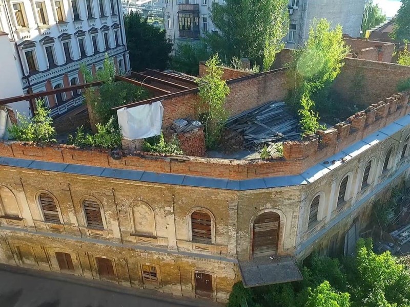 Київрада на сесії передаватиме під забудову кілька історичних будівель – Перов