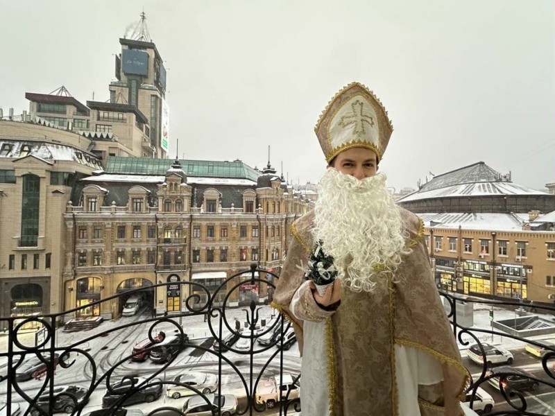 Святий Миколай запрошує на безоплатні святкові екскурсії Подолом