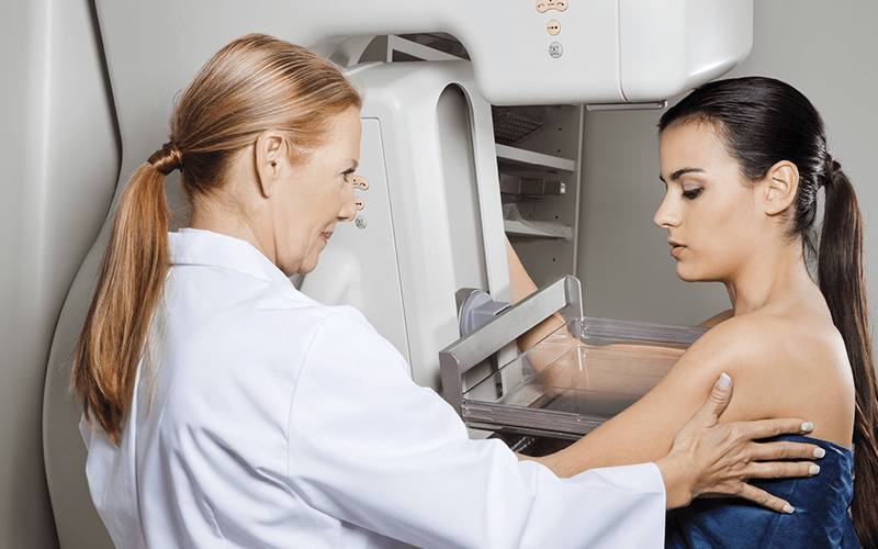 Безкоштовна мамографія для жінок, акція триває увесь листопад: як і де це зробити