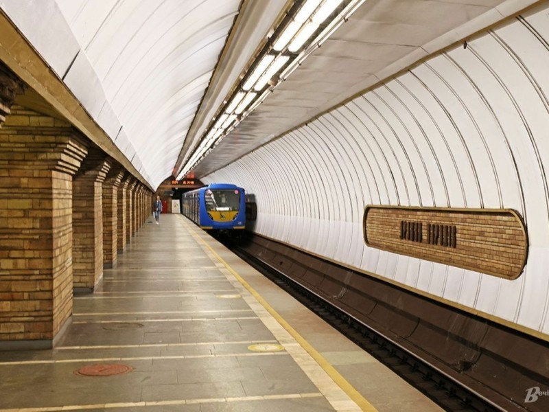 У Києві судили чоловіка, який плювався в метро