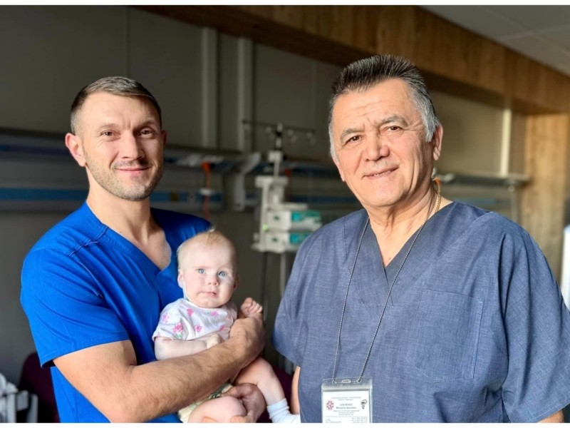 7-місячній дівчинці київські хірурги провели унікальнй операцію: така вада буває на 8-10 тисяч новонароджених
