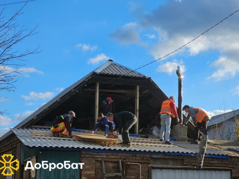 Волонтери Київського будбату нагально відбудували домівку родини в Ірпені
