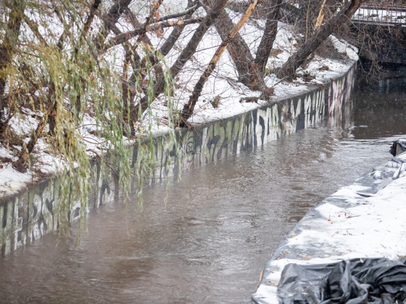 Для уникнення підтоплень навесні: в Києві закінчується розчистка русла річки Либідь