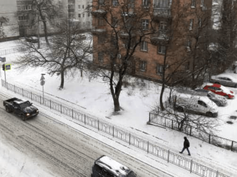 Сніг добрався до Києва: містян попереджають про ожеледицю