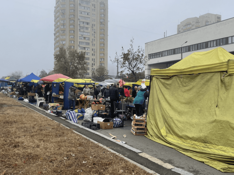 Ярмарки у Києві: де сьогодні придбати свіжі овочі і фрукти