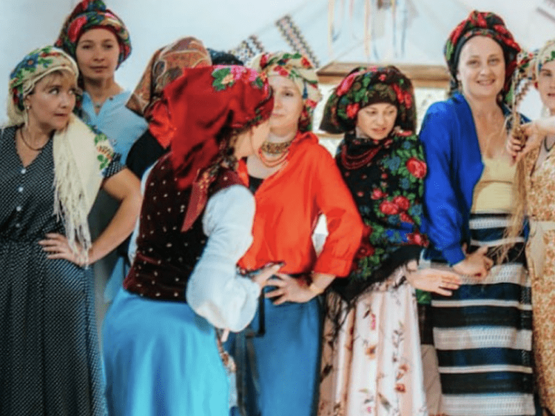 Дівчат запрошують на Андріївські вечорниці у простір Etnos