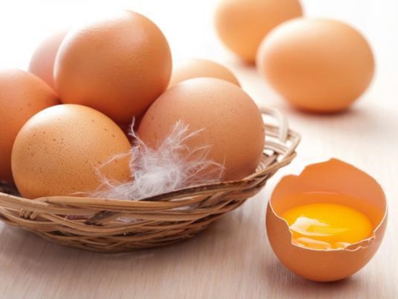 Де шукати десяток за серпневими цінами: в супермаркетах різко подорожчали курячі яйця