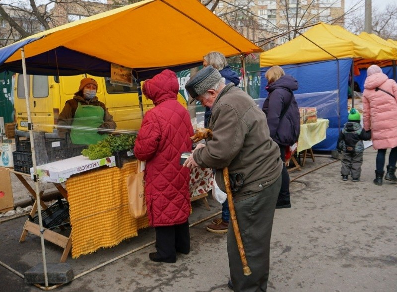 Ярмарки у Києві: де сьогодні придбати свіжі овочі і фрукти