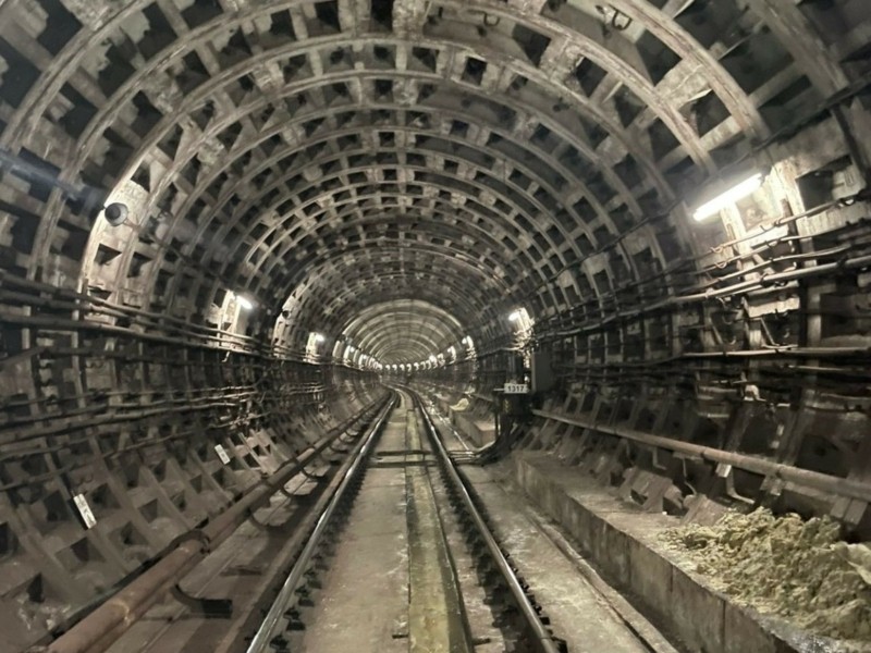 На “синій” гілці метро потребує ремонту ще одна ділянка (ОНОВЛЕНО)