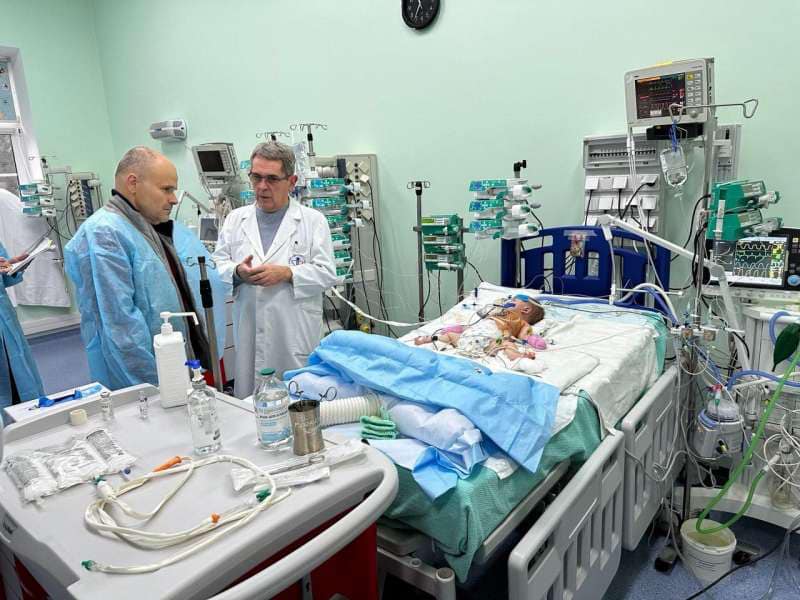 Рятуючи немовлят, батьки з Молдови, навіть під час війни, їдуть до київських кардіохірургів