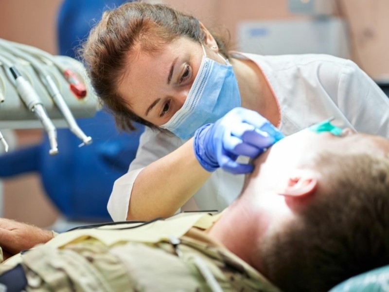 В Броварській стоматполіклініці військовим безкоштовно ставитимуть імпланти