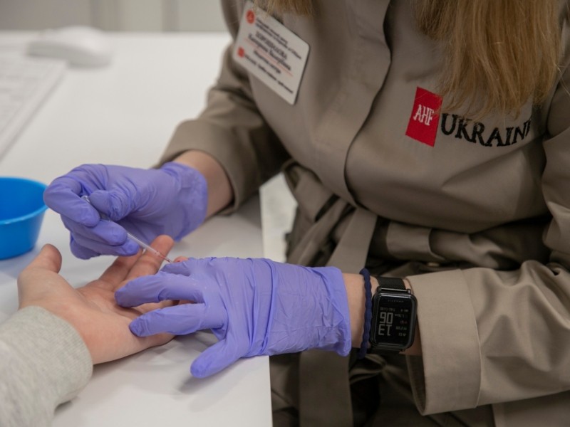 У Києві відкрили центр, де безкоштовно тестують на ВІЛ, вірусні гепатити В, С та інші хвороби