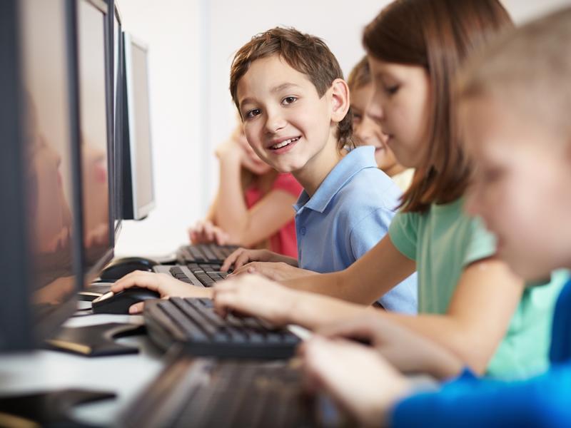 Столичні школярі можуть зареєструватись на безоплатні курси програмування