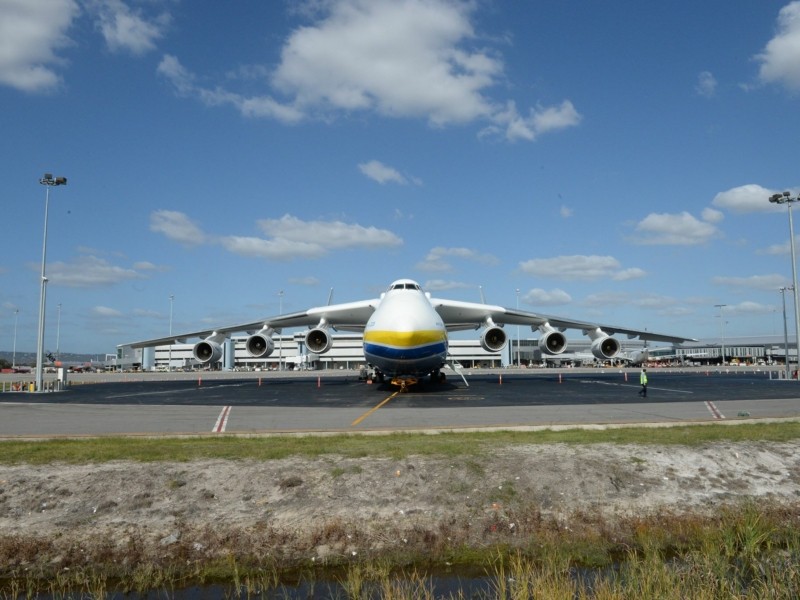 35 років тому здійснив перший політ найбільший транспортний літак Ан-225 “Мрія”