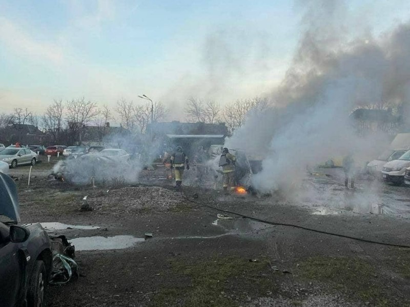 Кількість постраждалих внаслідок ранкової атаки у Києві збільшилась, рятувальники ще розбирають завали