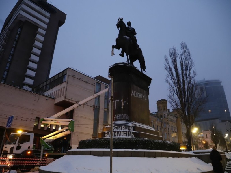 Пам’ятник Миколі Щорсу переїжджає, рух бульваром Шевченка може бути ускладнено