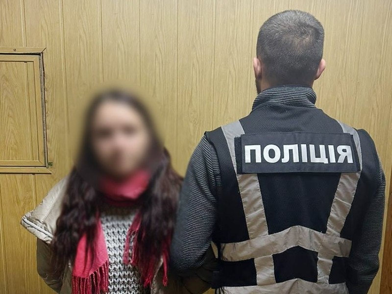 У Києві хатня робітниця поцупила у господарів 10 тисяч доларів