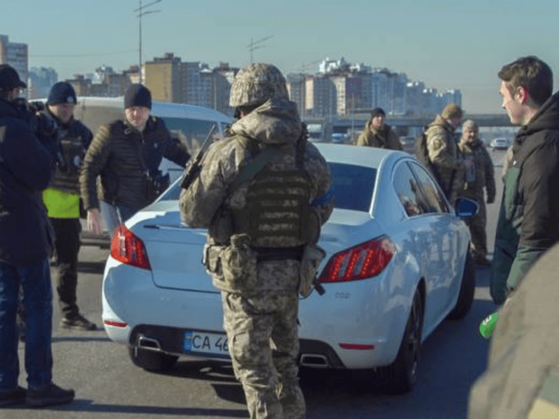 У Києві встановлять тимчасові блокпости та перевірятимуть документи водіїв: що потрібно знати
