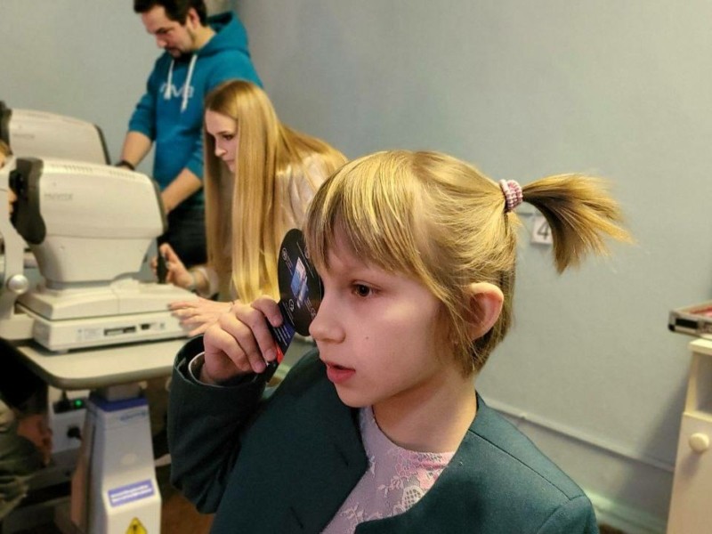 Лікарі-офтальмологи медуніверситету обстежили дітей вразливих категорій Оболонського реабцентру