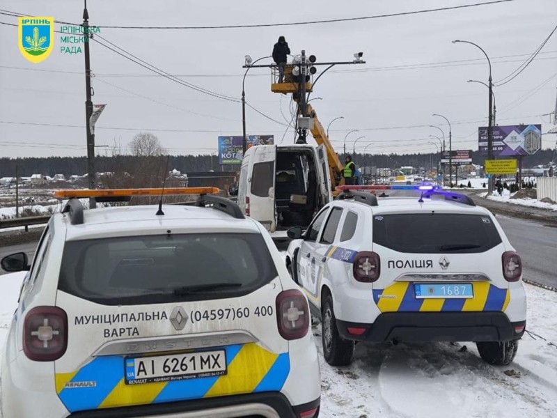 Водіям на замітку: на кільці перед мостом у Романівці встановили камери відеофіксації
